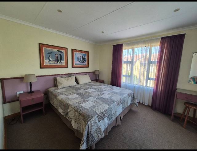 3 BEDROOM TOWNHOUSE FOR SALE IN SHELLY BEACH